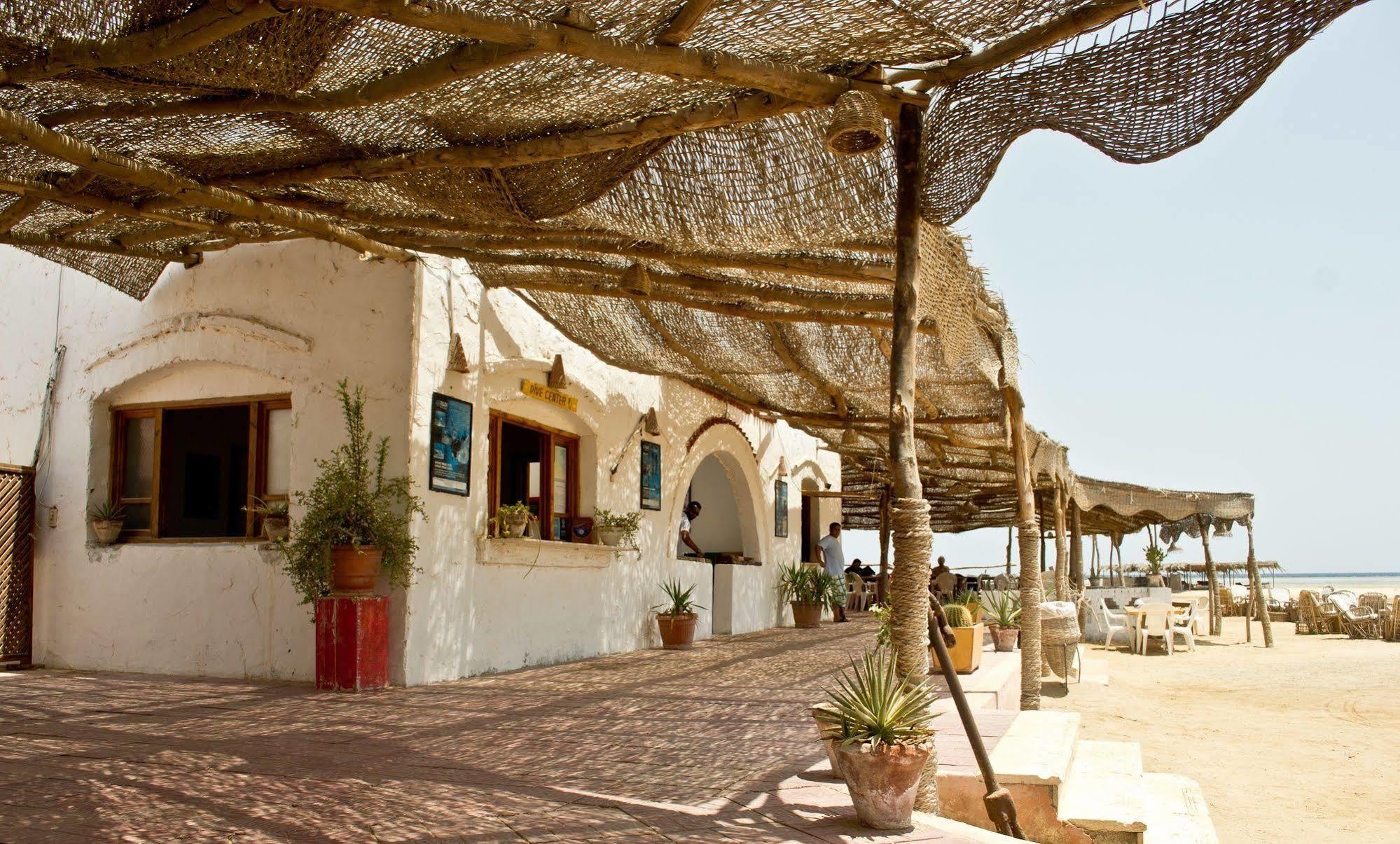 Wadi Lahami Village Berenice Troglodytica Exterior photo