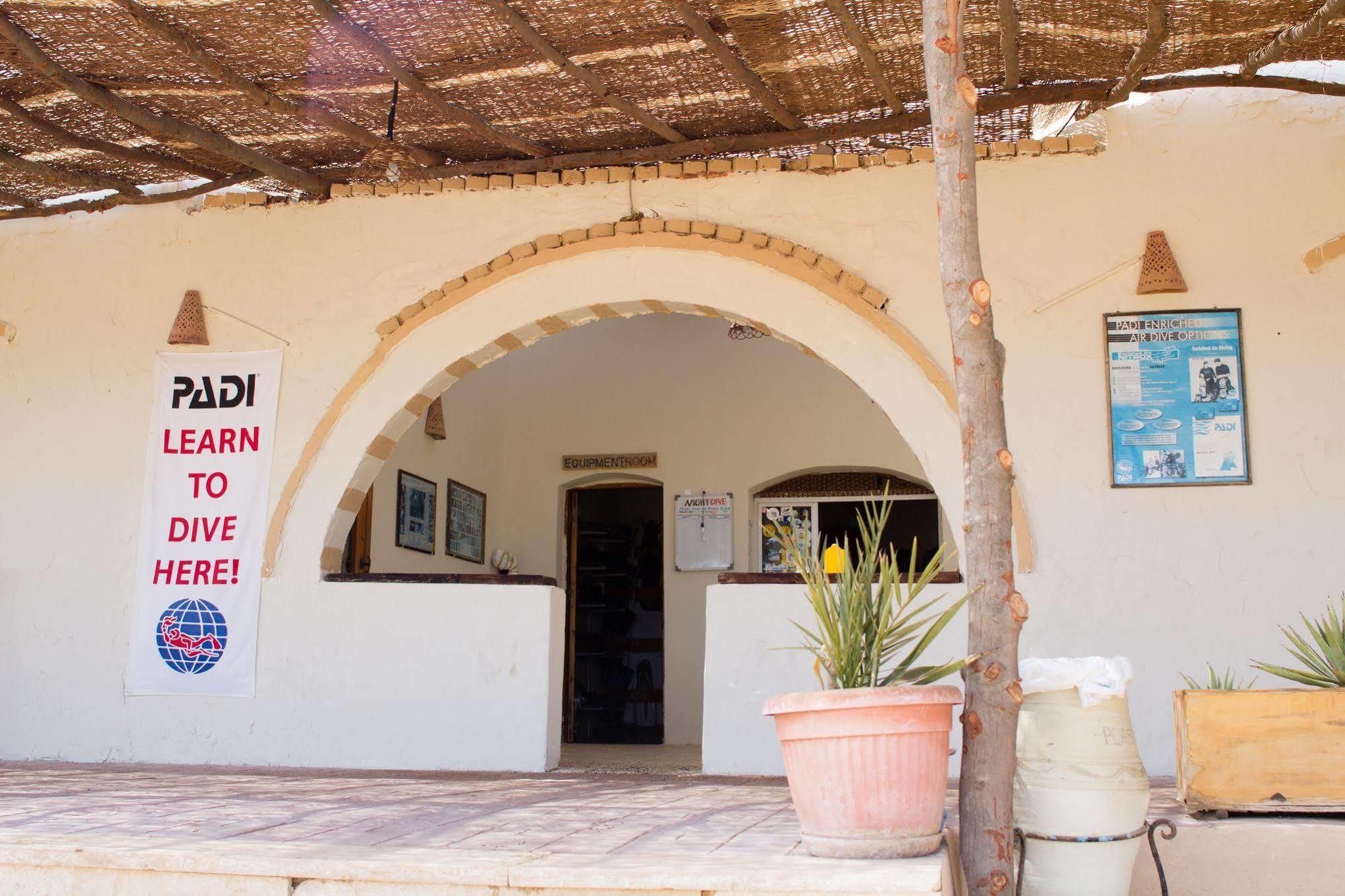 Wadi Lahami Village Berenice Troglodytica Exterior photo